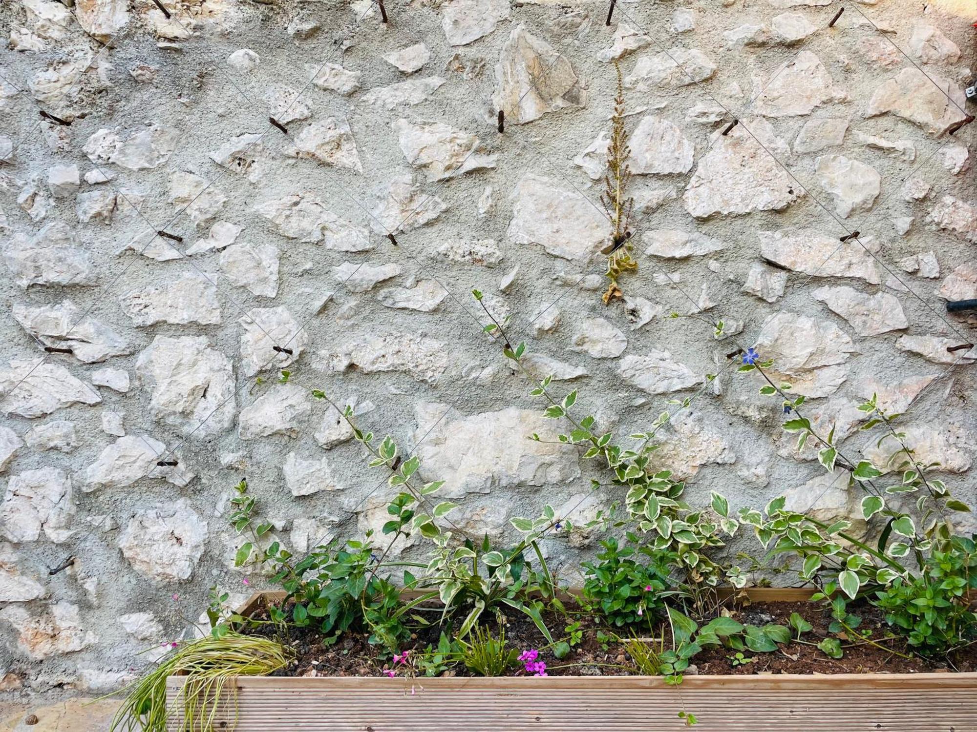 Guesthouse Near The Castle Of Himare Bagian luar foto