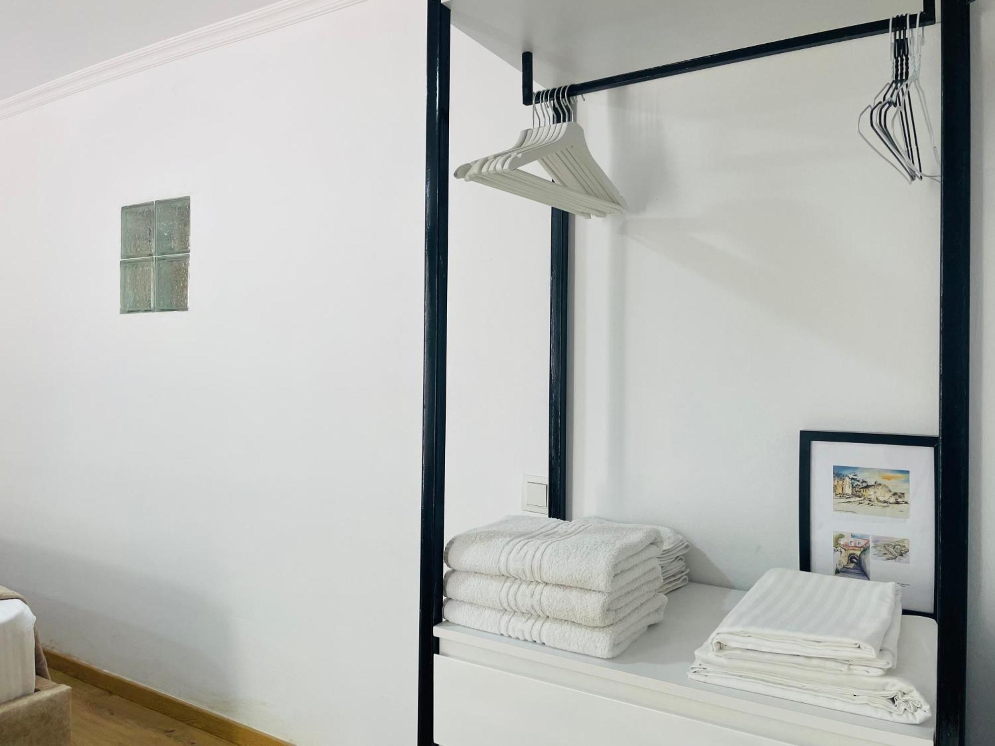 Guesthouse Near The Castle Of Himare Bagian luar foto