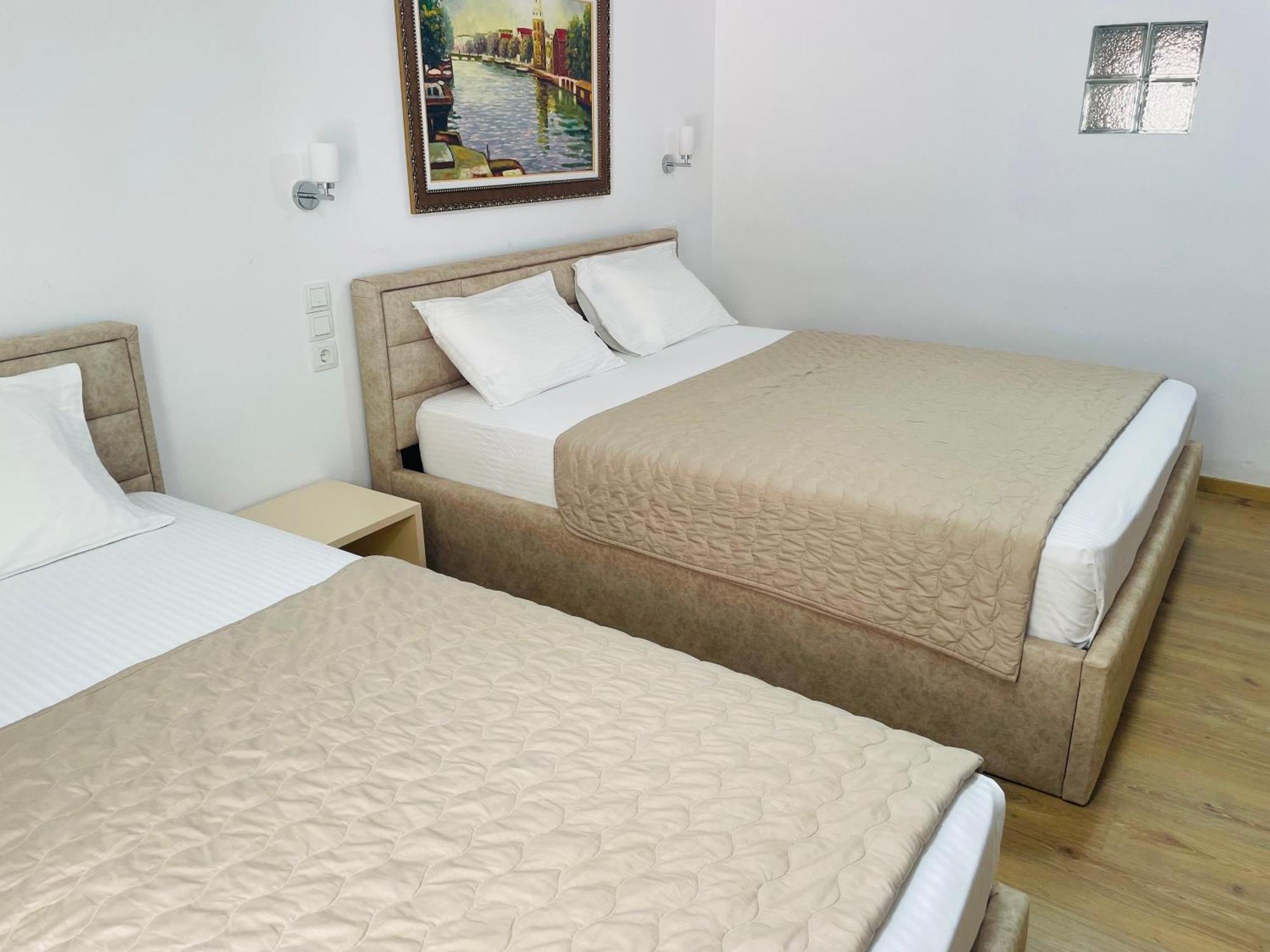Guesthouse Near The Castle Of Himare Bagian luar foto