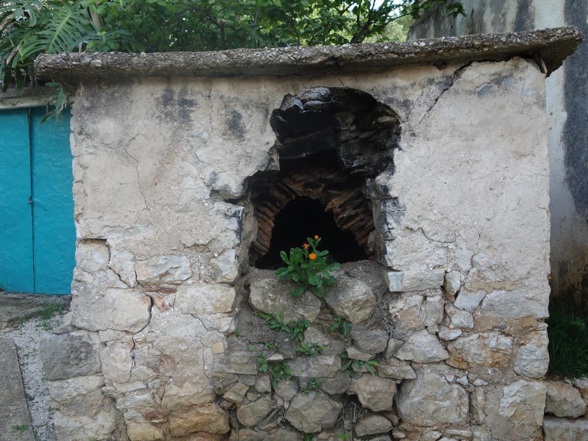 Guesthouse Near The Castle Of Himare Bagian luar foto